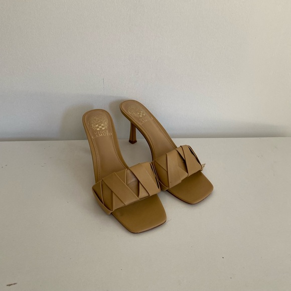 tan Vince Camuto sandal - Picture 8 of 15